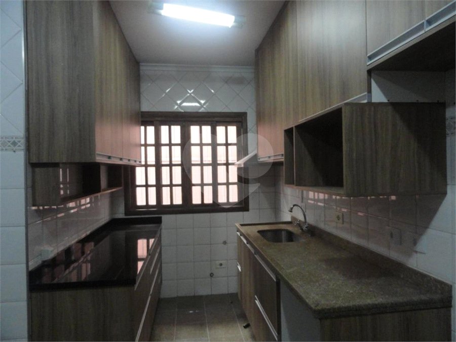 Sobrado à venda com 3 quartos, sendo 1 suíte, em Parque Ipê, São Paulo, SP