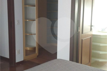 Casa à venda com 5 quartos, sendo 2 suítes, no condomínio Vinhas da Vista Alegre - Lado Sede, Vinhedo - SP