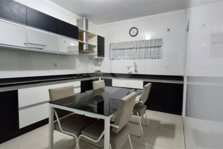 Casa à venda com 2 quartos, sendo 1 suíte, em Vila Assis, Sorocaba, SP