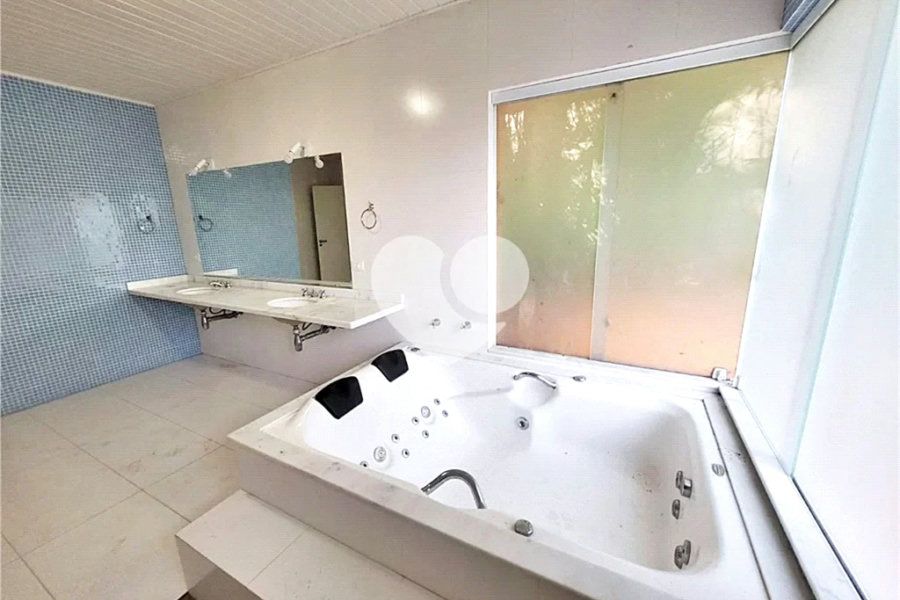 Casa à venda ou para alugar com 7 quartos, sendo 5 suítes, no condomínio Sausalito, Mairiporã - SP