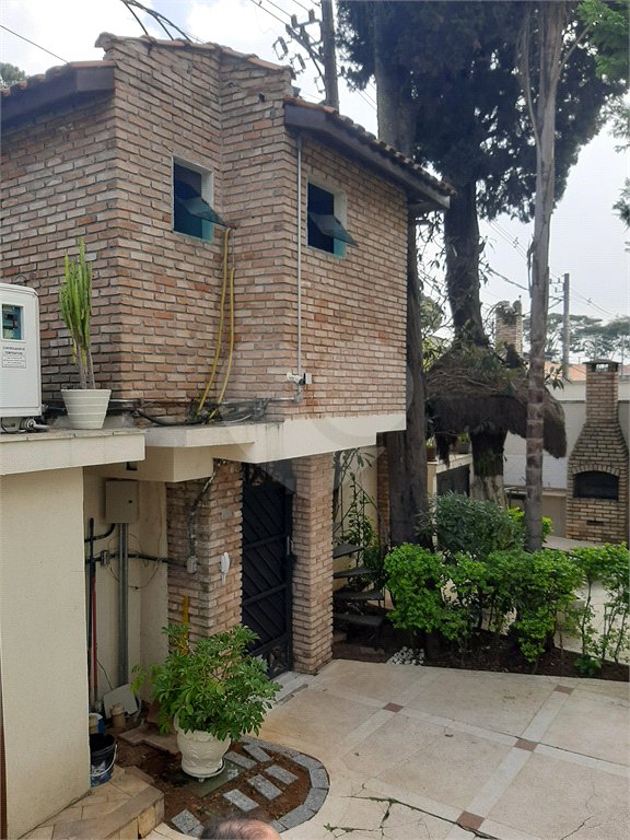 Casa à venda com 3 quartos, sendo 1 suíte, no condomínio Barbará II, São Paulo - SP