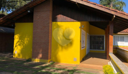 Casa Térrea à venda com 4 quartos, sendo 2 suítes,  em Roseira, Mairiporã, SP
