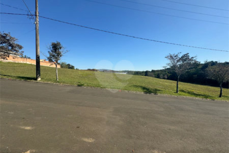 Terreno à venda com 1 suíte no condomínio Village Saint Charbel, Araçoiaba da Serra - SP