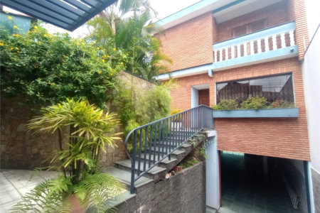 Sobrado à venda com 4 quartos, sendo 1 suíte, em Vila Macedópolis, São Paulo, SP