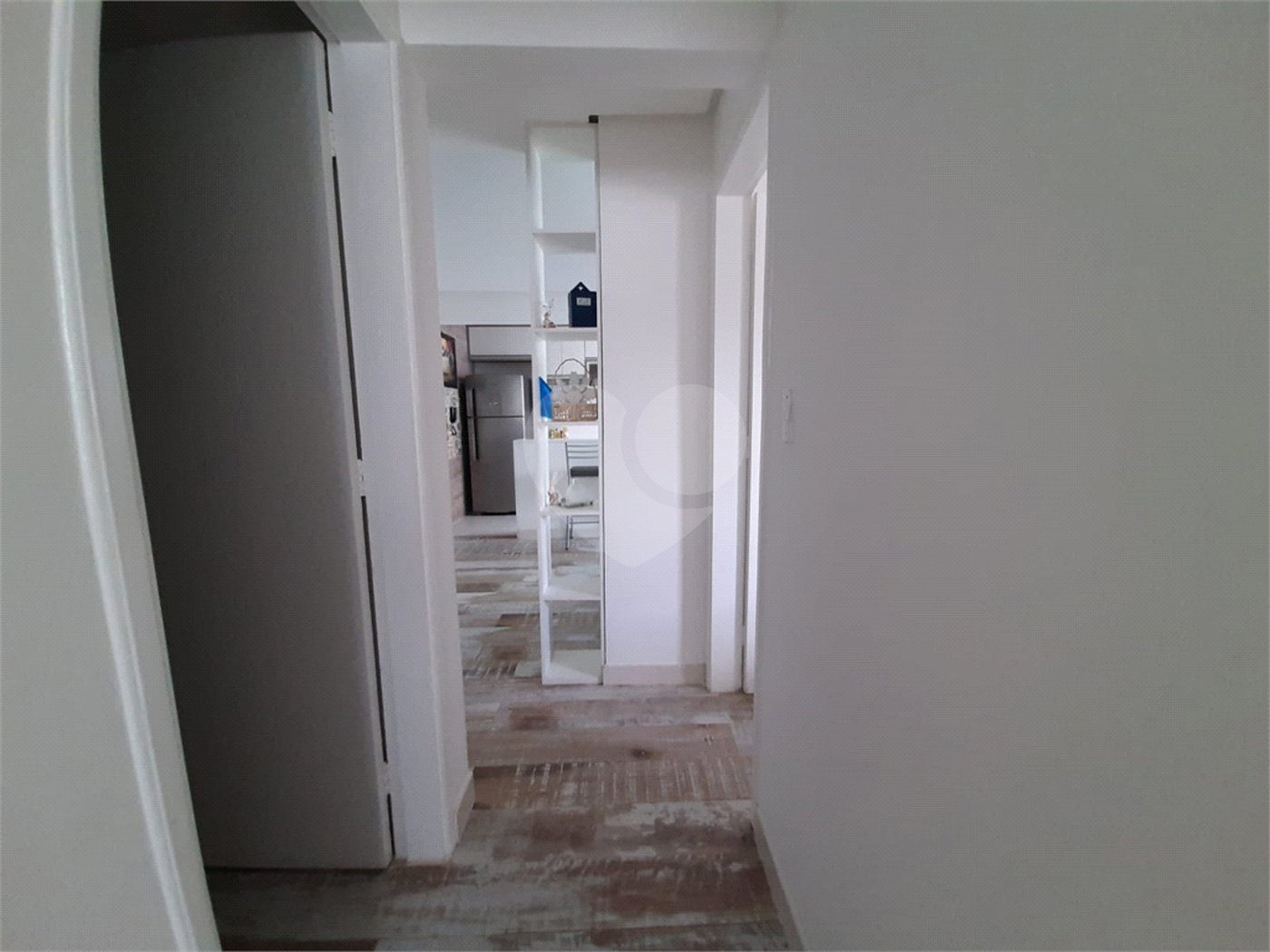 Apartamento à venda com 2 quartos, sendo 1 suíte,  no Centro, Mongaguá, SP