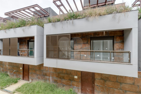 Casa à venda com 4 quartos, sendo 3 suítes, no condomínio Jardim Chapel, São Paulo - SP
