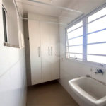 Casa à venda com 3 quartos, sendo 1 suíte, no condomínio Apeu, São Paulo - SP