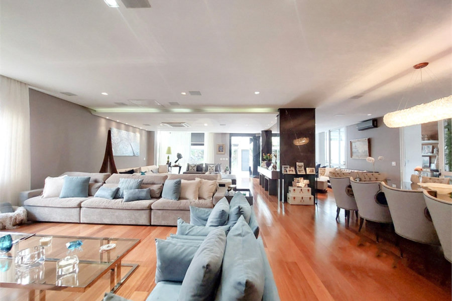 Casa à venda com 4 suítes em Horto, São Paulo, SP