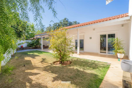 Casa à venda com 3 quartos, sendo 1 suíte,  no condomínio Vinhas da Vista Alegre - Lado Sede, Vinhedo - SP