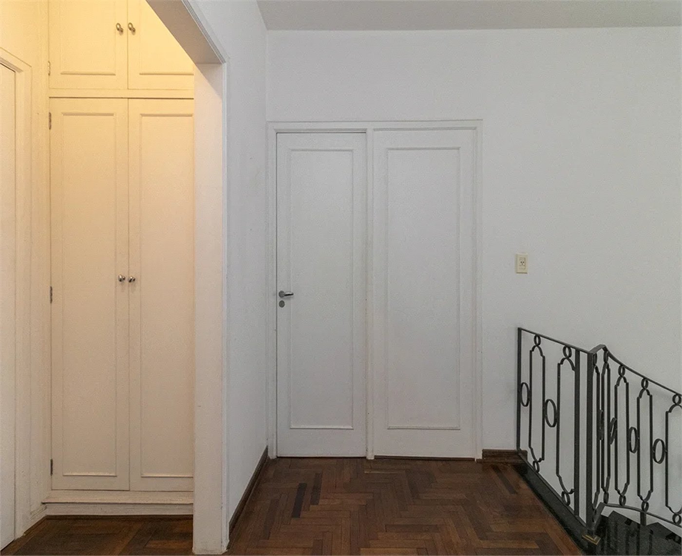 Casa à venda com 3 quartos, sendo 2 suítes,  em Alto de Pinheiros, São Paulo, SP