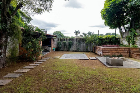 Casa à venda com 3 quartos, sendo 2 suítes,  em Alto de Pinheiros, São Paulo, SP