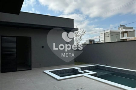 Casa à venda com 3 quartos, sendo 1 suíte,  no condomínio Terras do Vale, Caçapava - SP