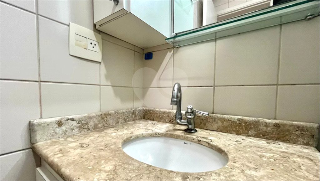 Apartamento à venda com 3 quartos, sendo 1 suíte,  em Vila Campestre, São Paulo, SP