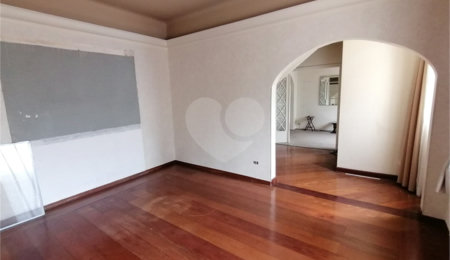 Sobrado à venda com 5 quartos, sendo 1 suíte,  em Vila Mariana, São Paulo, SP