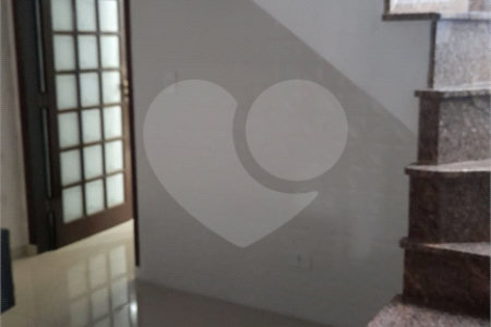 Sobrado à venda com 3 quartos, sendo 1 suíte, em Vila Curuçá, São Paulo, SP