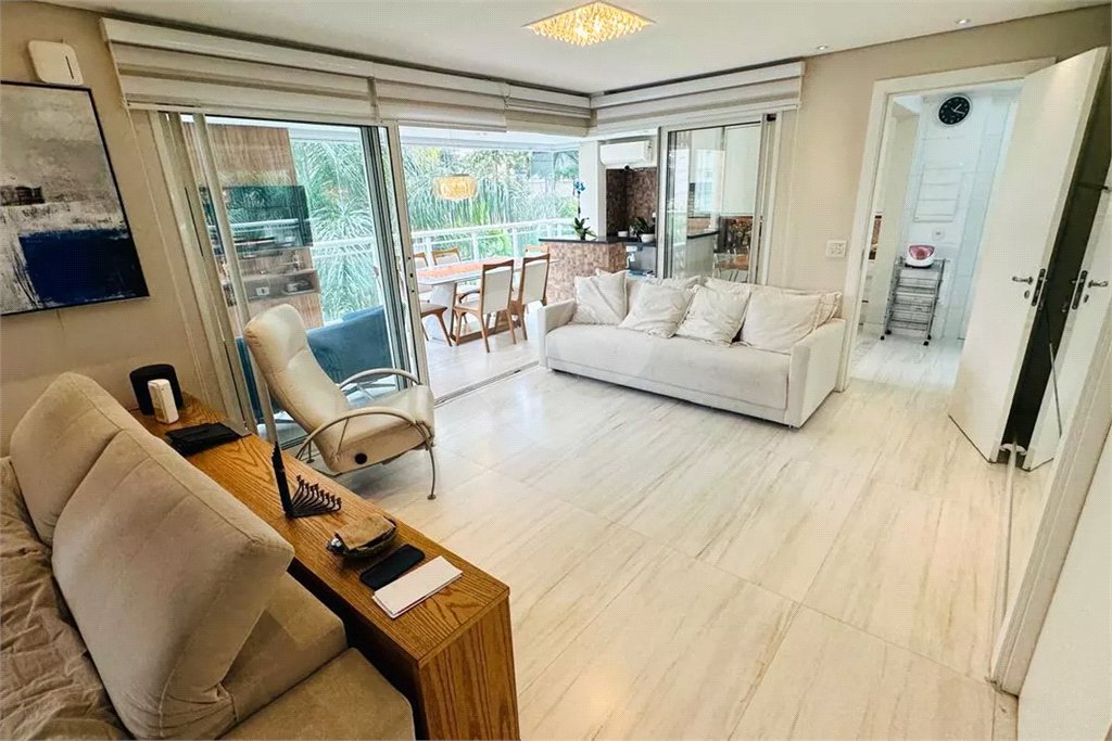 Apartamento à venda com 3 suítes em Vila Mariana, São Paulo, SP