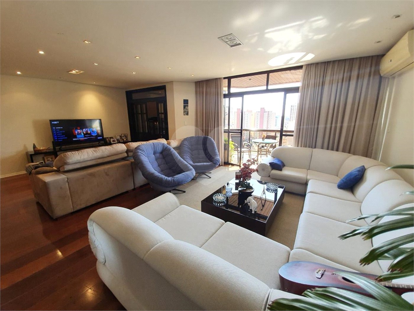 Apartamento à venda com 3 suítes no Centro, Sorocaba, SP