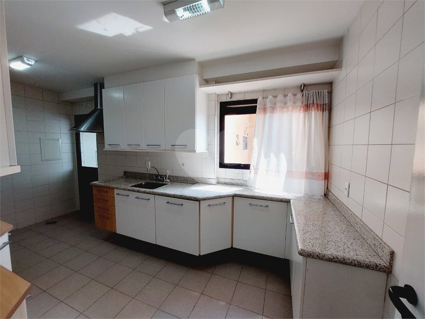 Apartamento à venda com 4 quartos, sendo 2 suítes,  em Alto da Lapa, São Paulo, SP