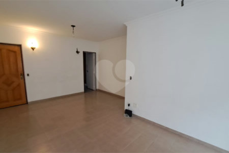 Apartamento à venda com 3 quartos, sendo 1 suíte, em Vila Mariana, São Paulo, SP
