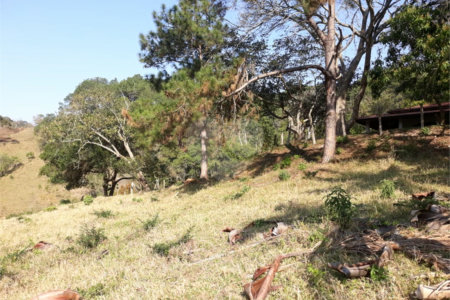 Sítio à venda com 3 quartos em Bairro do Cambará, São Roque, SP