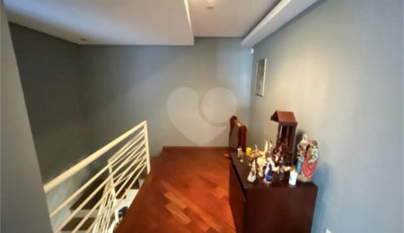 Sobrado à venda com 5 quartos, sendo 4 suítes,  em Parque Jabaquara, São Paulo, SP