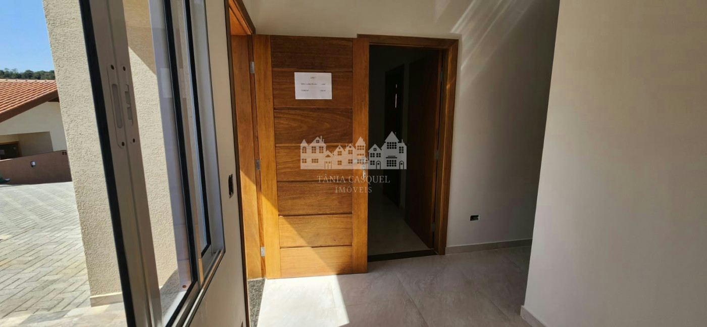 Casa à venda ou para alugar com 2 suítes no condomínio Serra Verde, Atibaia - SP