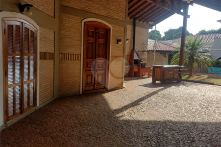 Sobrado à venda com 3 quartos, sendo 2 suítes, em Jardim Residencial Santa Mônica, Araraquara, SP