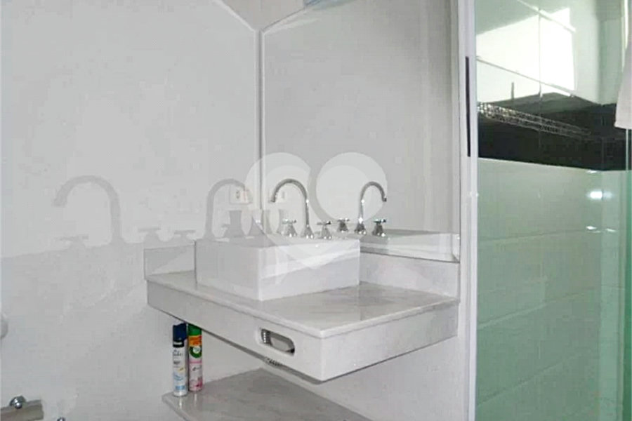 Casa à venda com 4 suítes no condomínio Chácara das Rosas, São Paulo - SP