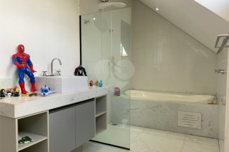 Casa à venda com 4 suítes no condomínio Vila Inglesa, Atibaia - SP