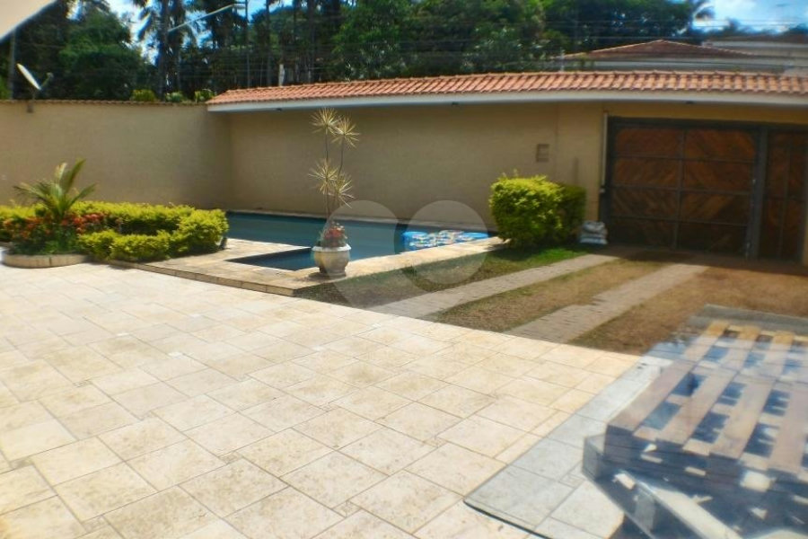 Sobrado à venda com 4 suítes em Horto, São Paulo, SP