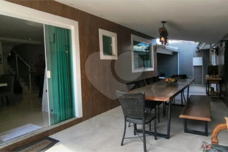 Casa à venda com 4 quartos, sendo 3 suítes, em Vargem Pequena, Rio de Janeiro, RJ
