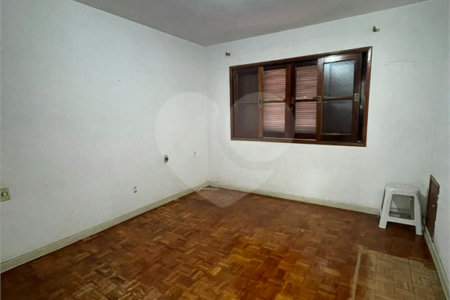 Sobrado à venda com 5 quartos, sendo 2 suítes,  em Vila Oliveira, Mogi das Cruzes, SP