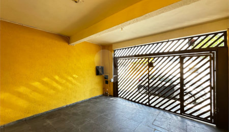 Sobrado à venda com 4 quartos, sendo 1 suíte,  em Vila Amorim, Suzano, SP