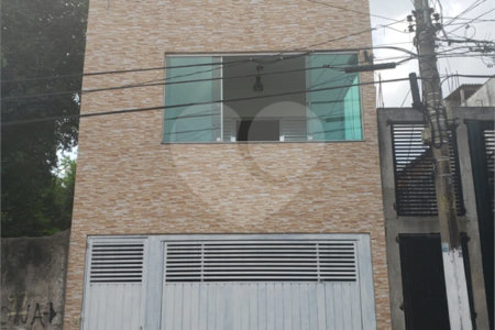 Sobrado à venda com 4 quartos, sendo 2 suítes, em Vila Mazzei, São Paulo, SP