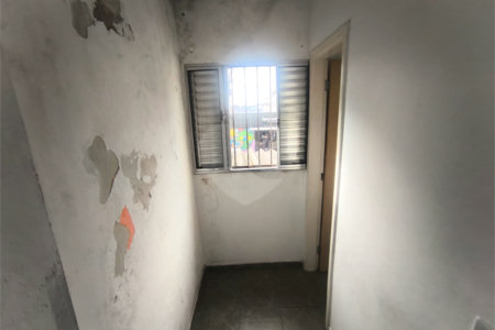 Casa à venda ou para alugar com 5 quartos, sendo 1 suíte,  em Parque Independência, São Paulo, SP