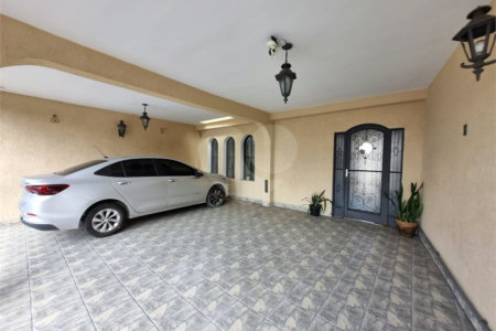 Sobrado à venda com 3 quartos, sendo 1 suíte,  em Jardim Ester Yolanda, São Paulo, SP