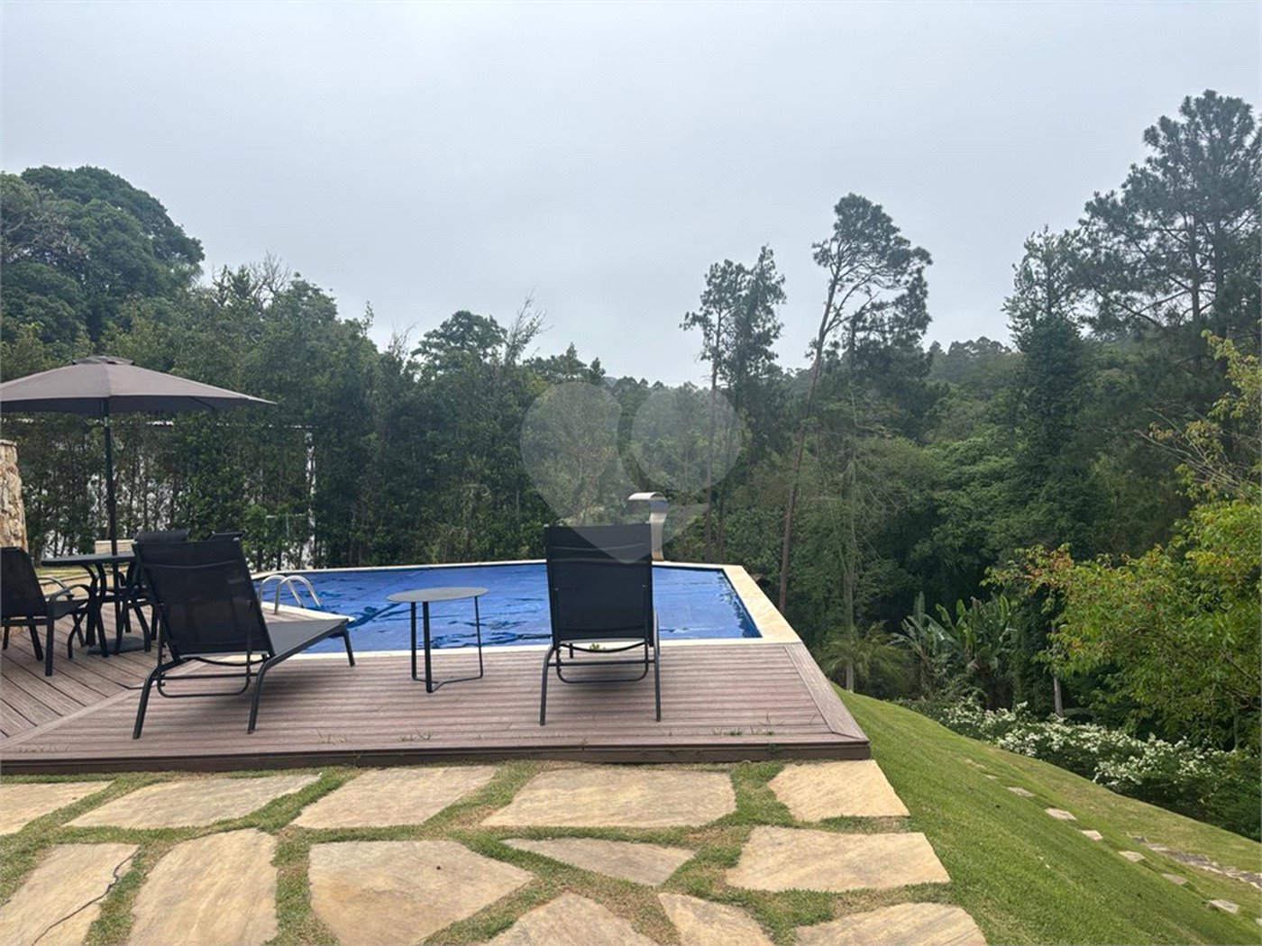 Casa à venda com 4 quartos, sendo 3 suítes, no condomínio Parque Itatiaia, Mairiporã - SP