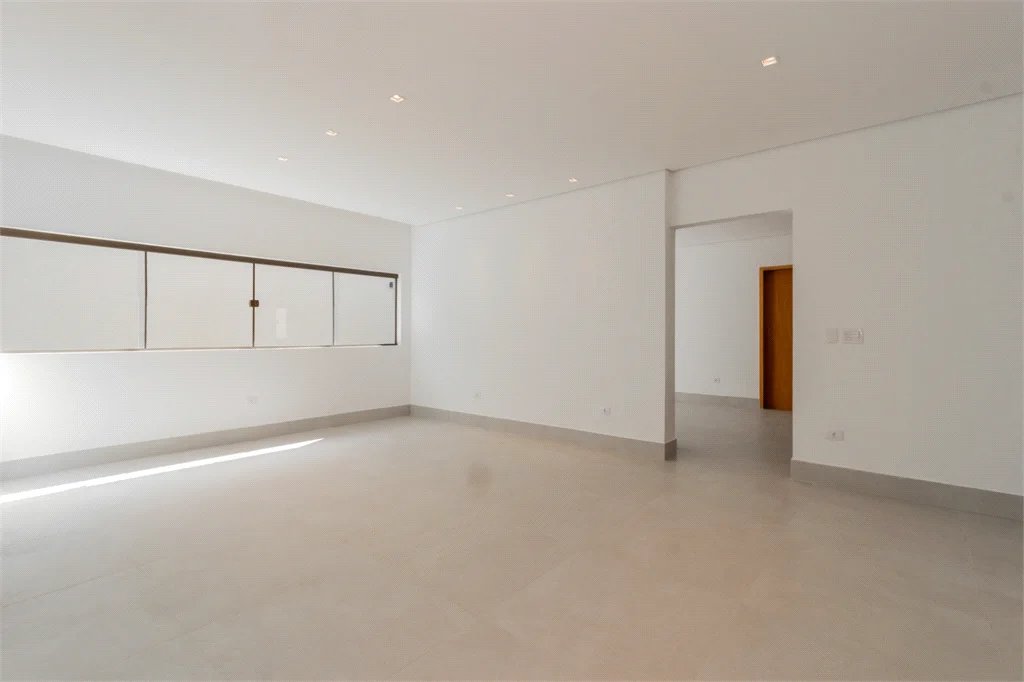 Casa à venda com 4 quartos, sendo 1 suíte,  em Jardim Guedala, São Paulo, SP