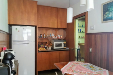 Sobrado à venda com 3 quartos, sendo 2 suítes,  em Brooklin Velho, São Paulo, SP