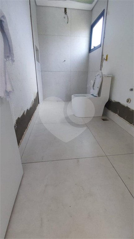 Casa à venda com 3 quartos, sendo 1 suíte,  no condomínio Terras de São Fernando, Cotia - SP