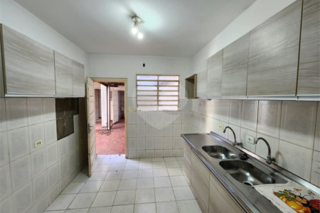 Sobrado à venda com 3 quartos em Indianópolis, São Paulo, SP