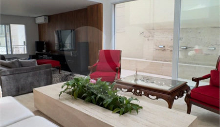 Casa à venda com 4 suítes no condomínio Villaggio Houda, São Paulo - SP