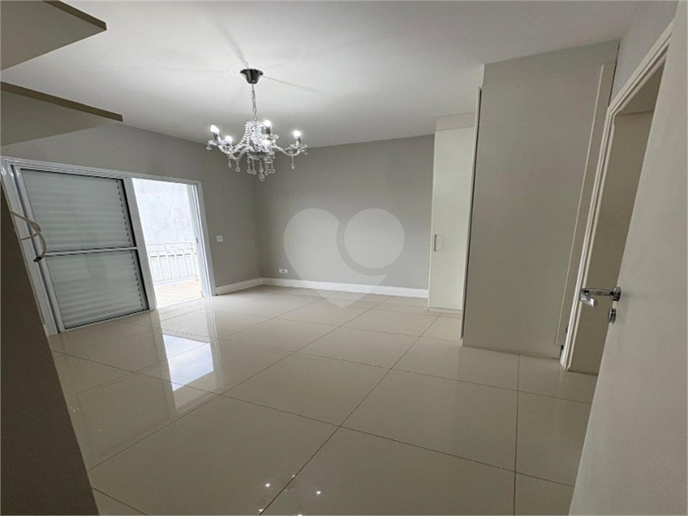 Sobrado à venda ou para alugar com 4 quartos, sendo 3 suítes, em Jardim Pagliato, Sorocaba, SP