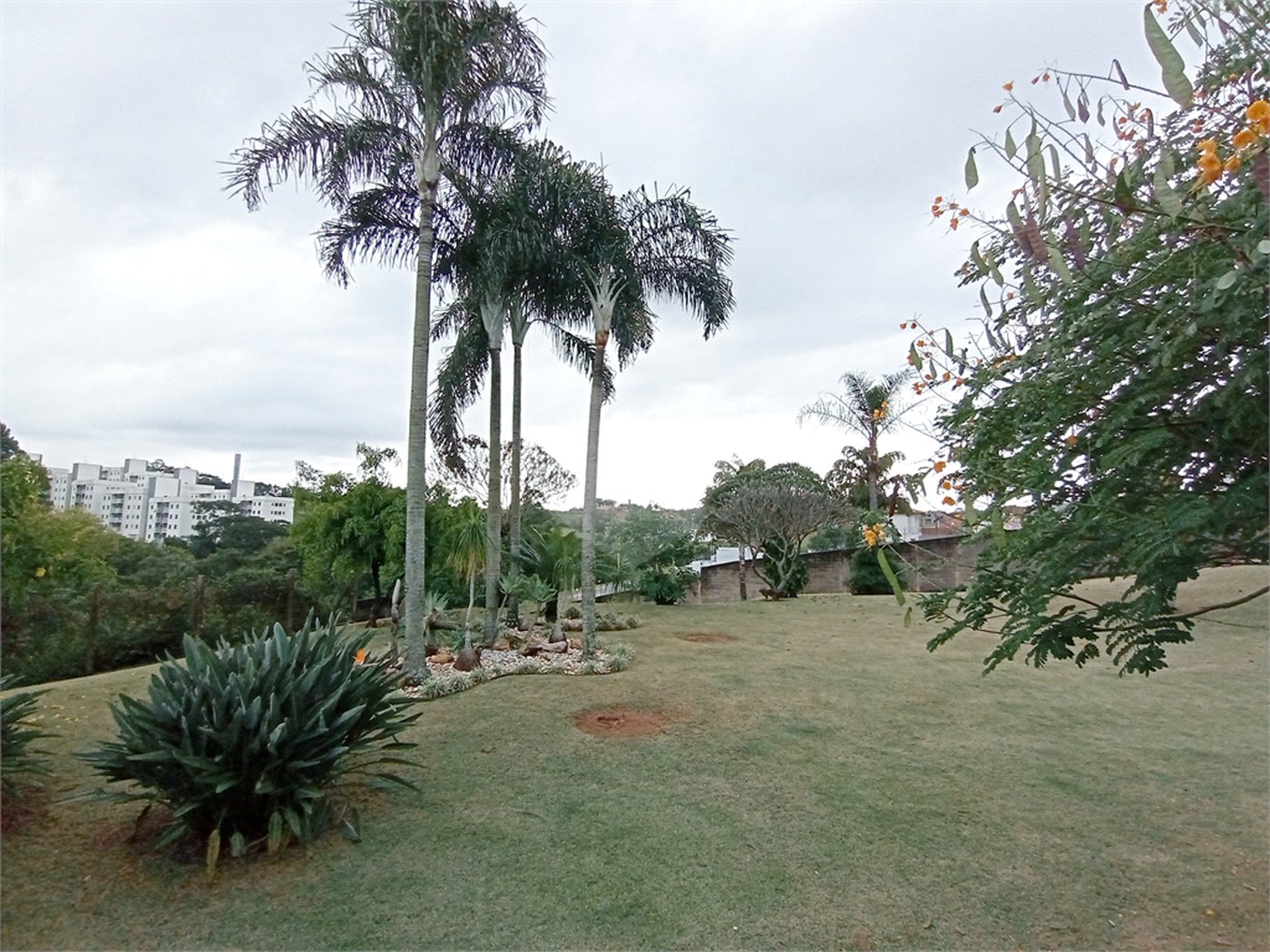 Casa à venda com 4 suítes no condomínio Estância Marambaia, Vinhedo - SP