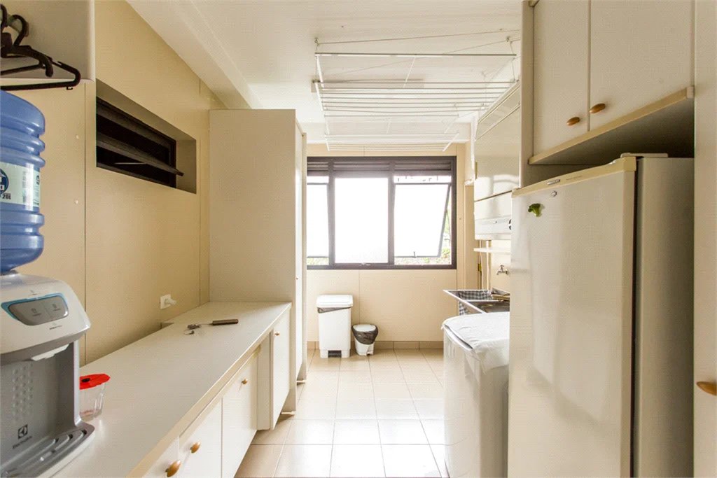 Apartamento à venda com 4 suítes em Real Parque, São Paulo, SP