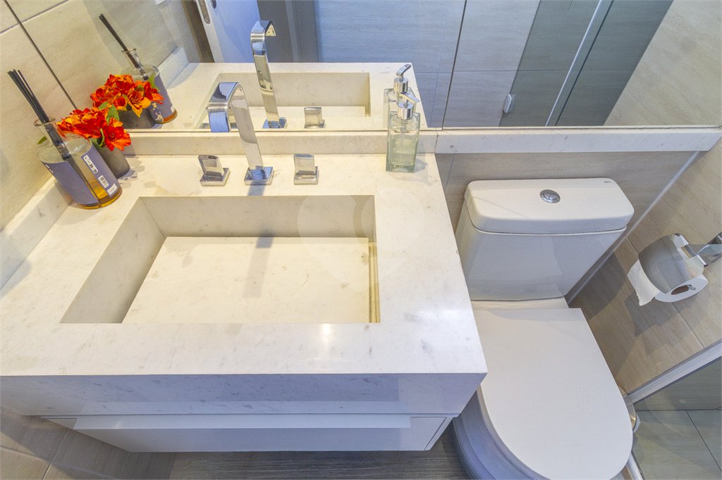 Apartamento à venda com 3 quartos, sendo 1 suíte,  em Jardim Vazani, São Paulo, SP