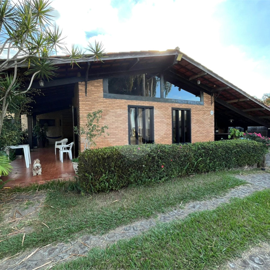 Casa Térrea à venda com 4 quartos, sendo 2 suítes, em Jardim Paulista, Atibaia, SP