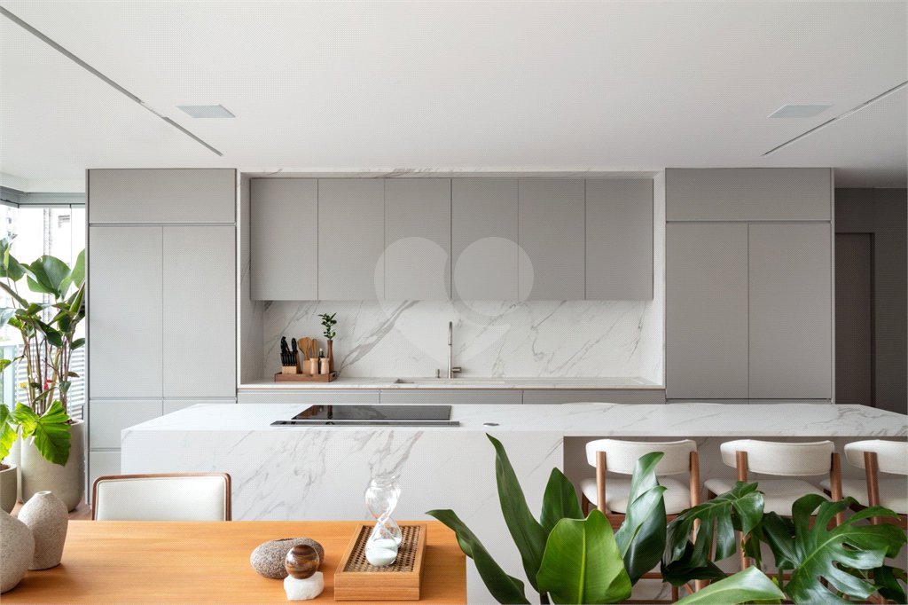 Apartamento à venda com 3 suítes em Cerqueira César, São Paulo, SP