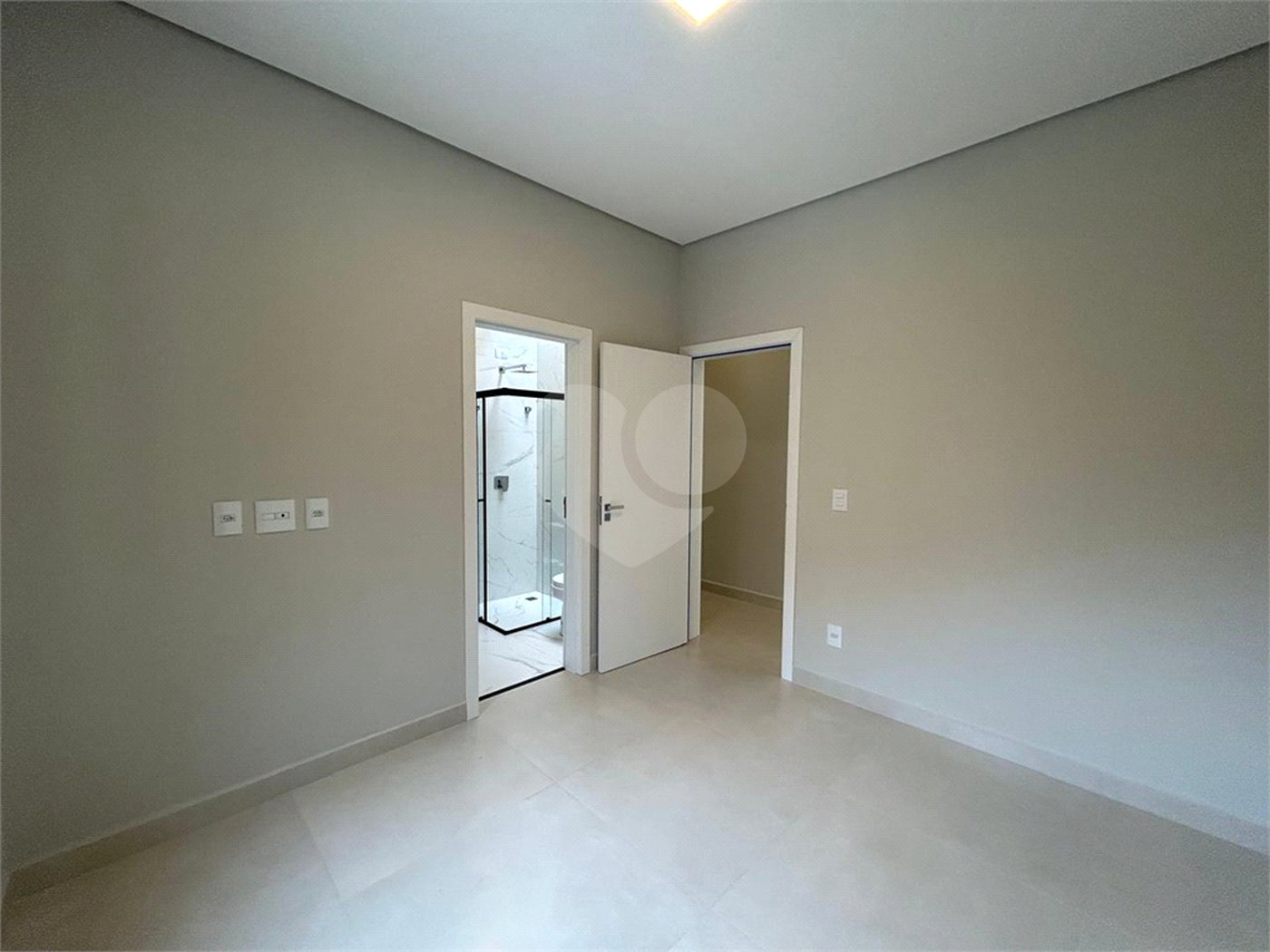 Casa à venda com 3 suítes no condomínio Helena Maria, Sorocaba - SP