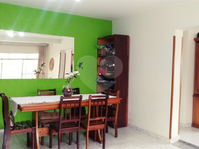 Casa à venda com 4 quartos, sendo 2 suítes,  em Vila Romero, São Paulo, SP